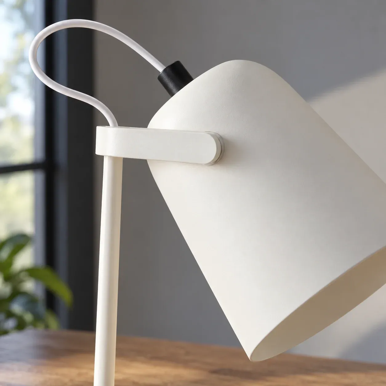 Corbin Bell Desk Lamp — photograph 3