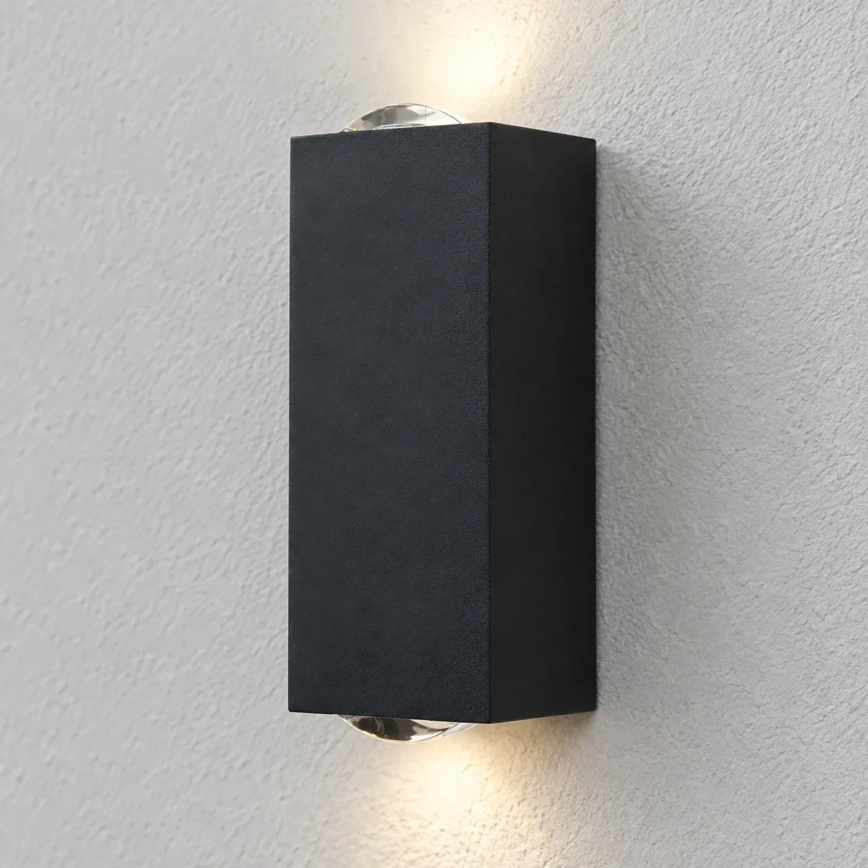 Mistwood Beam Wall Light — photograph 2