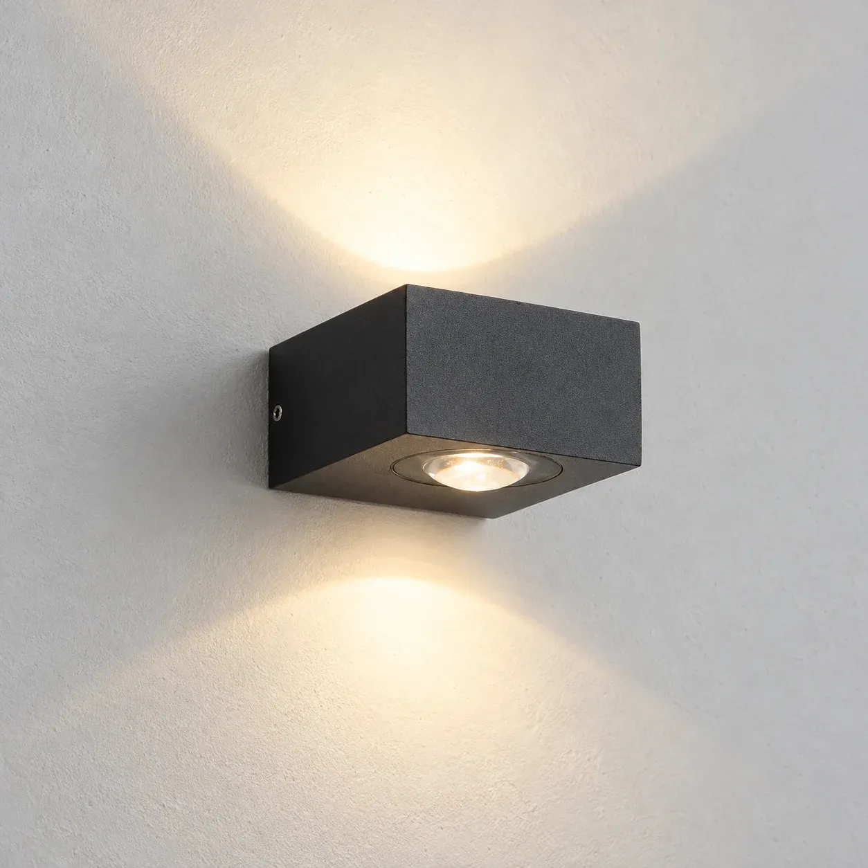 Evermere Box Wall Light — photograph 2
